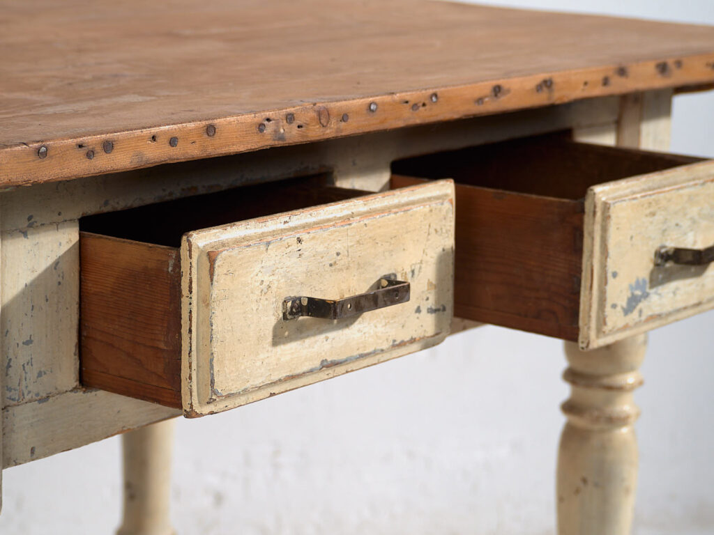 Mesa antigua blanca de madera maciza (Francia, c.1900)