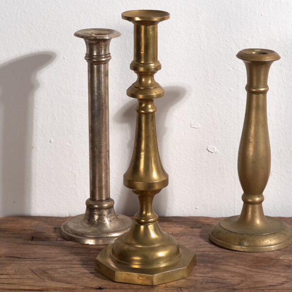 Candelabros antiguos de latón (c.1920). Conjunto de 3 piezas #11