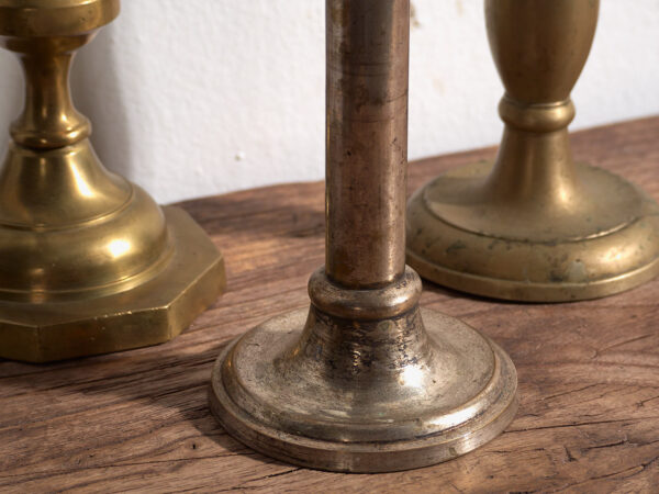 Candelabros antiguos de latón (c.1920). Conjunto de 3 piezas #11