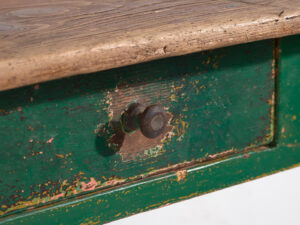 Mesa antigua verde de madera maciza de pino (c.1920)