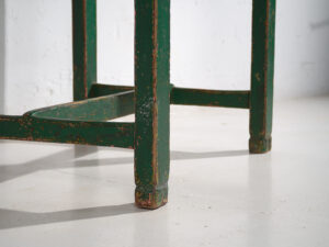 Mesa antigua verde de madera maciza de pino (c.1920)