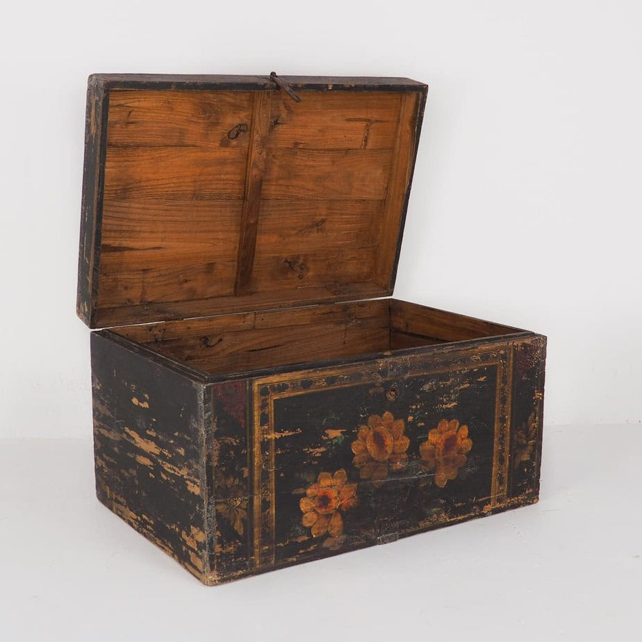 Chinese wooden chest with floral illustrations (China, c.1900) #3