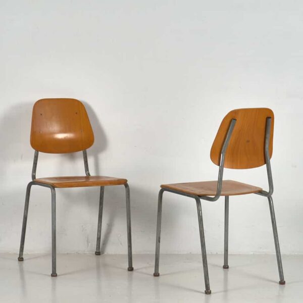 Sillas de estilo industrial (c.1950). Conjunto de 6 piezas