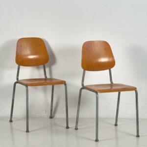 Sillas industriales vintage (c.1950). Conjunto de 4 piezas