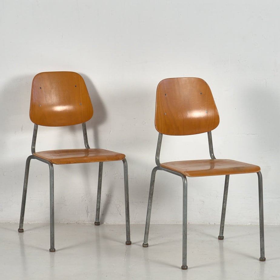 Sillas industriales vintage (c.1950). Conjunto de 4 piezas