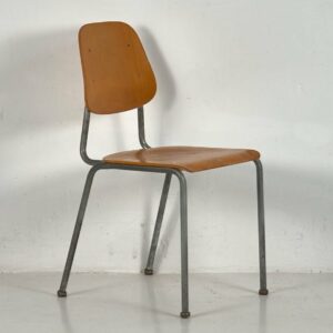 Sillas de estilo industrial (c.1950). Conjunto de 6 piezas