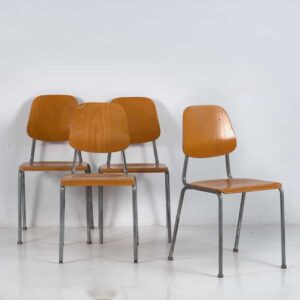 Sillas industriales vintage (c.1950). Conjunto de 4 piezas