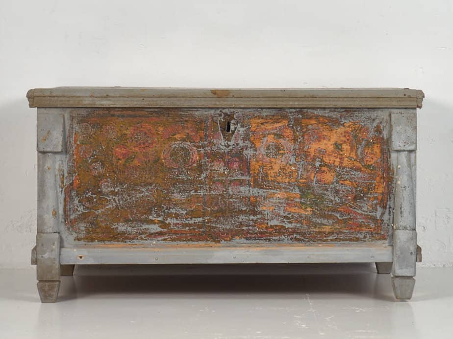 Malle de rangement ancien en bois massif (vers 1890)