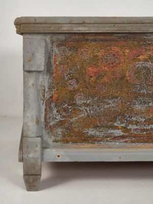 Malle de rangement ancien en bois massif (vers 1890)