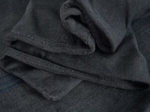 Cojín de lino antiguo de color azul oscuro