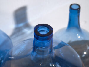 Damajuanas antiguas color azul (c.1920). Conjunto de 3 piezas #1