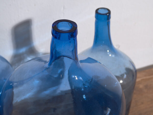 Damajuanas antiguas color azul (c.1920). Conjunto de 3 piezas #1