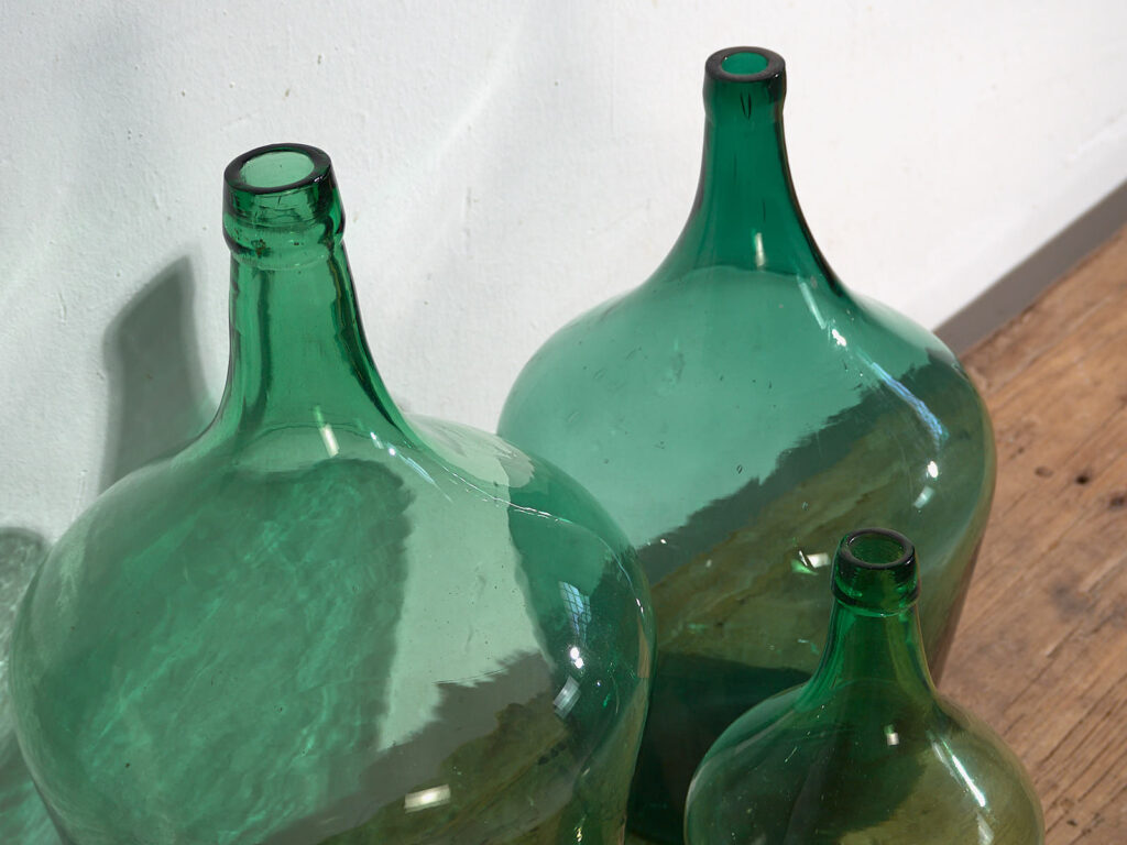 Antiguas damajuanas de color verde (c.1920). Conjunto de 3 piezas #6