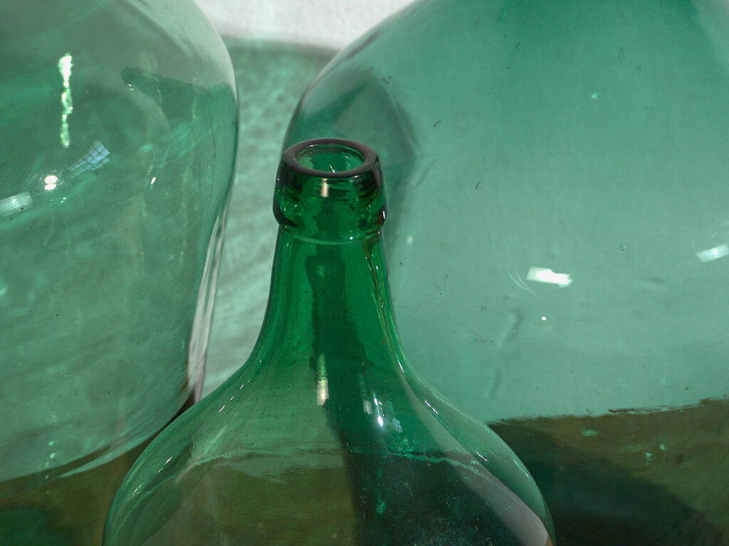 Antiguas damajuanas de color verde (c.1920). Conjunto de 3 piezas #6