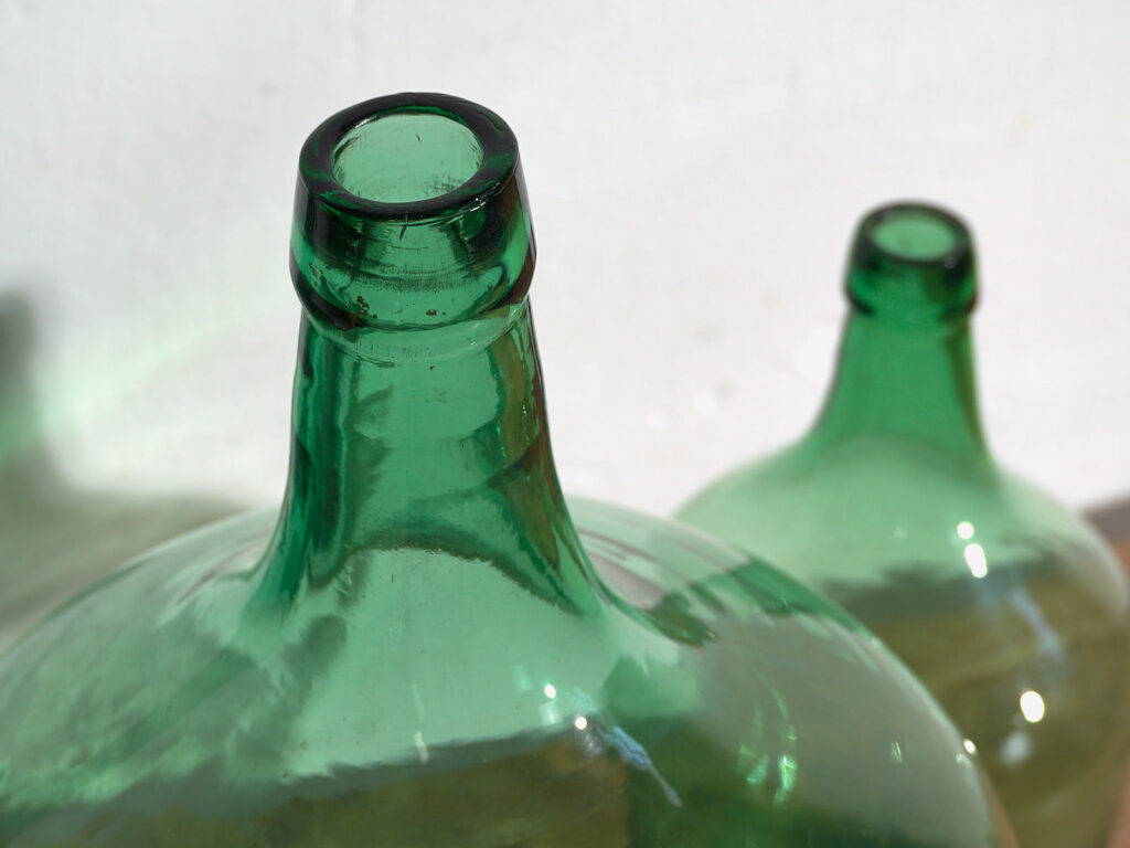 Antiguas damajuanas de color verde (c.1920). Conjunto de 3 piezas #6