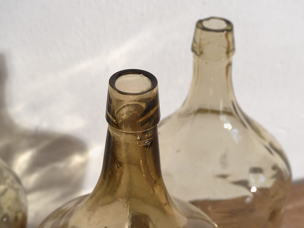 Antiguas damajuanas de color marrón (c.1920). Conjunto de 3 piezas #13