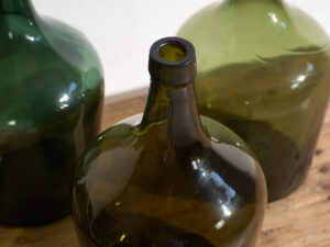 Damajuanas verdes antiguas (c.1920). Conjunto de 3 piezas #23