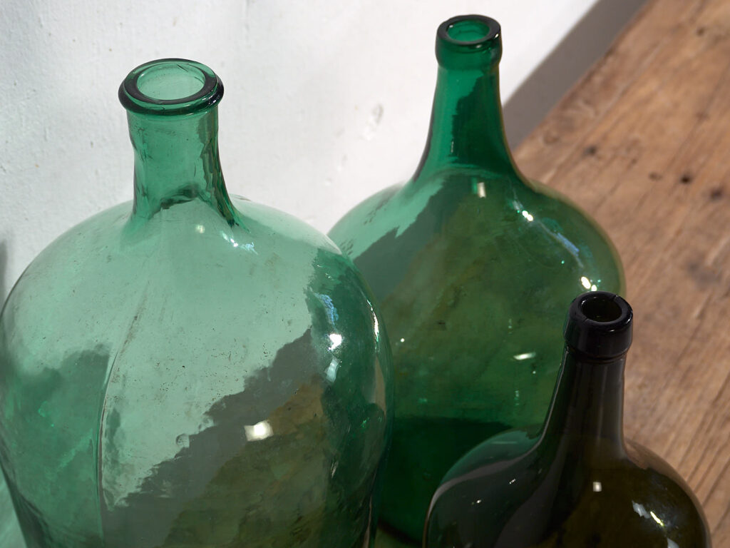 Conjunto de damajuanas antiguas (c.1920). Conjunto de 3 piezas #26