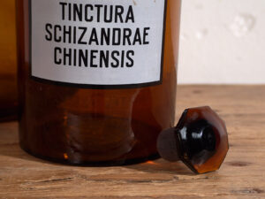 Antiguas botellas de farmacia (c.1920). Conjunto de 2 piezas #34