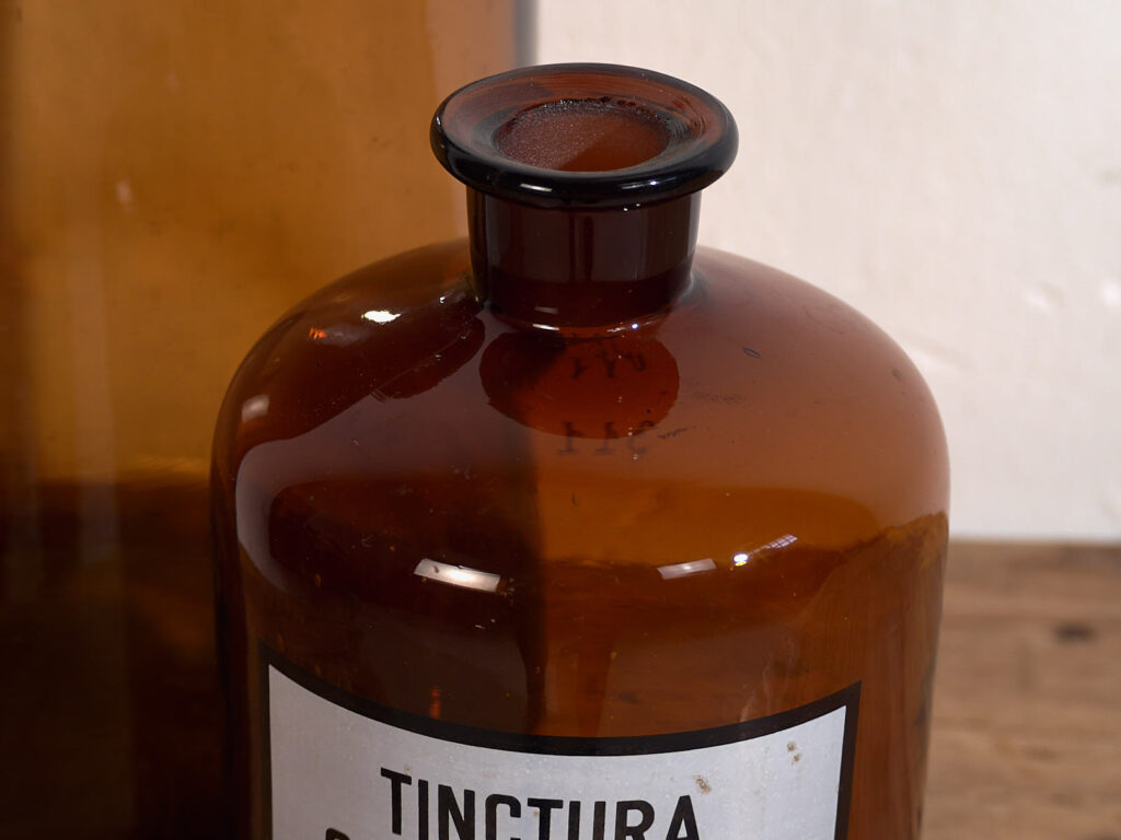 Antiguas botellas de farmacia (c.1920). Conjunto de 2 piezas #34