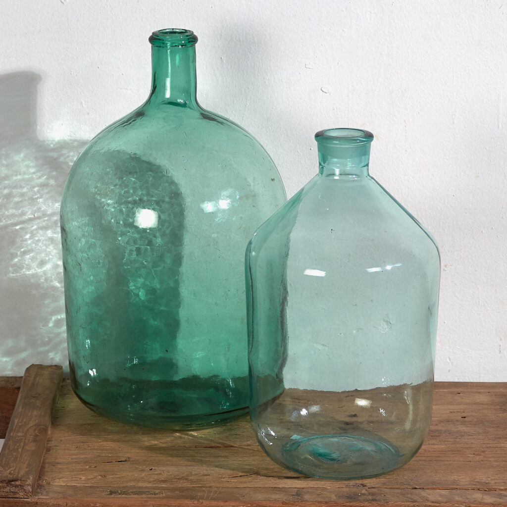 Antiguas botellas de color verde marino (c.1920). Conjunto de 2 piezas #43