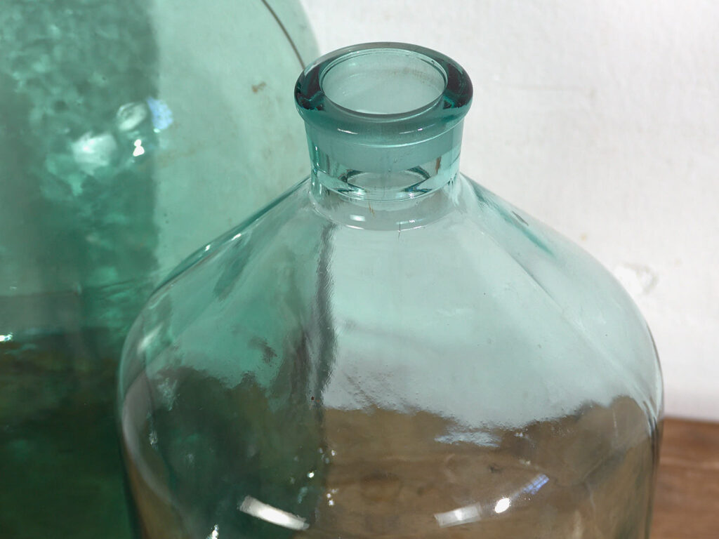 Antiguas botellas de color verde marino (c.1920). Conjunto de 2 piezas #43