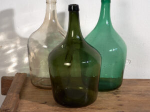 Antiguas damajuanas de colores (c.1920). Conjunto de 3 piezas #45