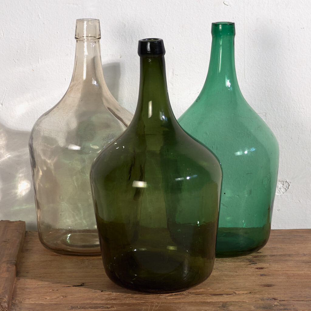 Antiguas damajuanas de colores (c.1920). Conjunto de 3 piezas #45