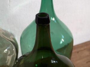 Antiguas damajuanas de colores (c.1920). Conjunto de 3 piezas #45