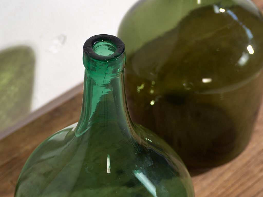 Antiguas damajuanas de colores (c.1920). Conjunto de 3 piezas #45