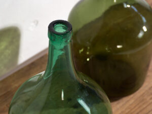 Antiguas damajuanas de colores (c.1920). Conjunto de 3 piezas #45