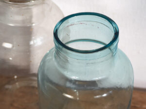 Botellas transparentes antiguas (c.1920). Conjunto de 2 piezas #58