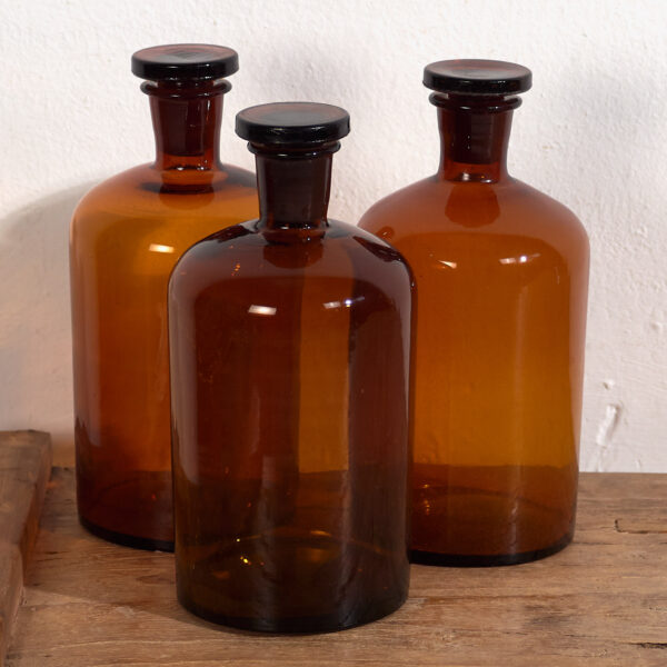 Frascos pequeños de farmacia antiguos (c.1920). Conjunto de 3 piezas #61