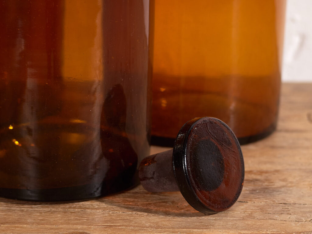 Frascos pequeños de farmacia antiguos (c.1920). Conjunto de 3 piezas #61