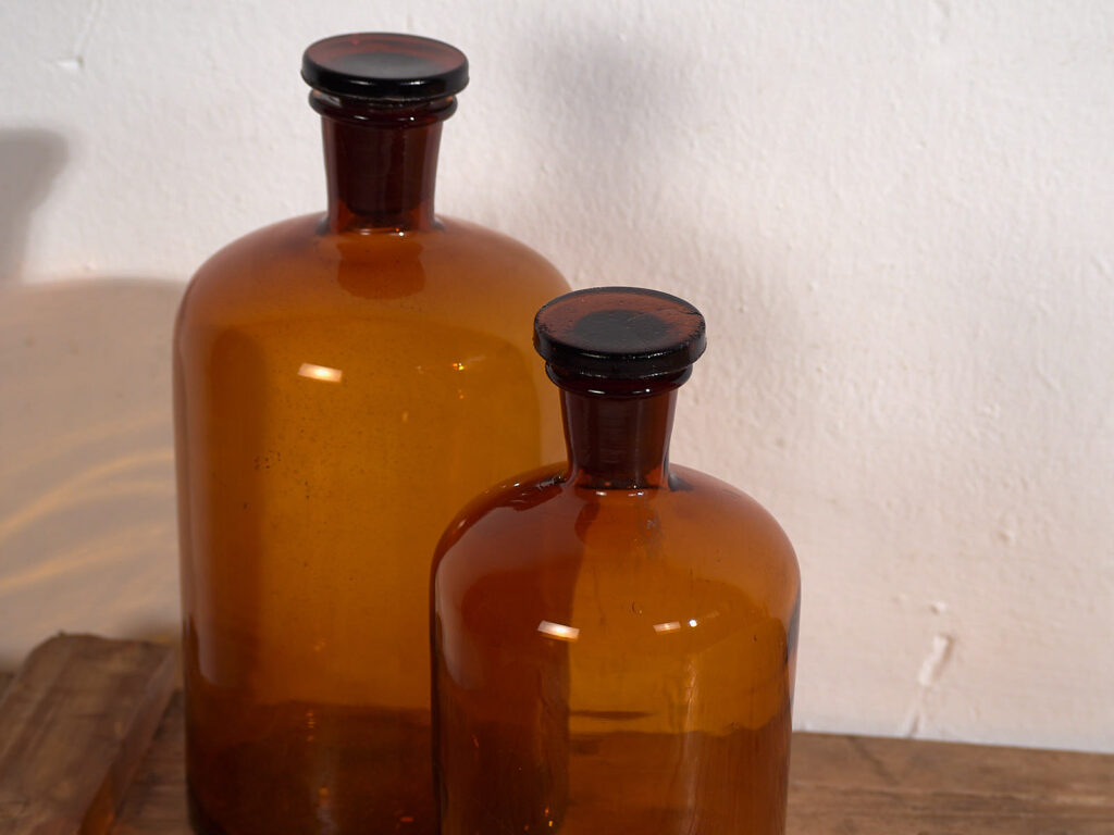 Antiguos frascos de farmacia (c.1920). Conjunto de 2 piezas #63