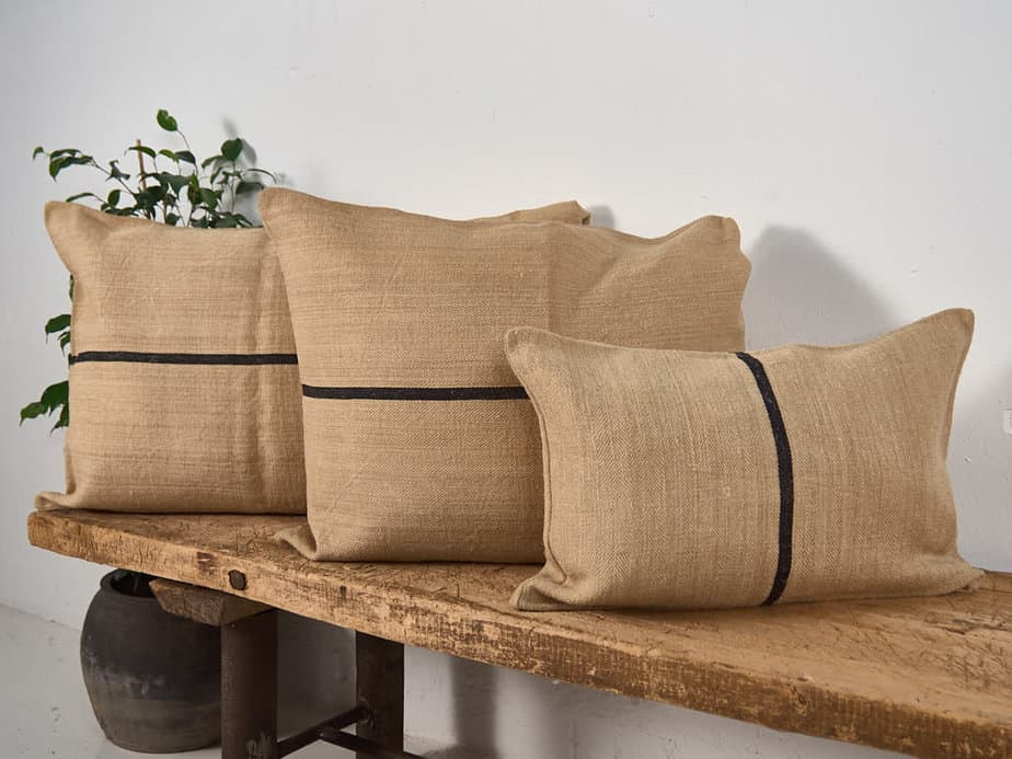 Cojín de lino antiguo de rayas negras