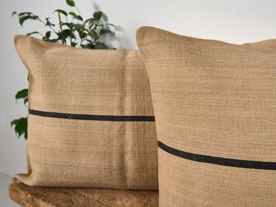 Cojín de lino antiguo de rayas negras