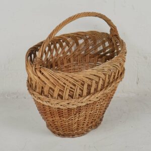 Cesta de mimbre con asa (c.1930) #1