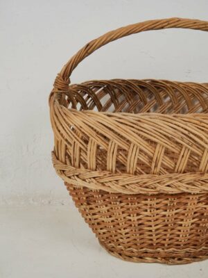 Cesta de mimbre con asa (c.1930) #1