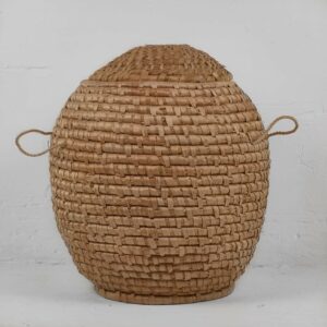 Cesta de mimbre con tapa antigua (c.1930)