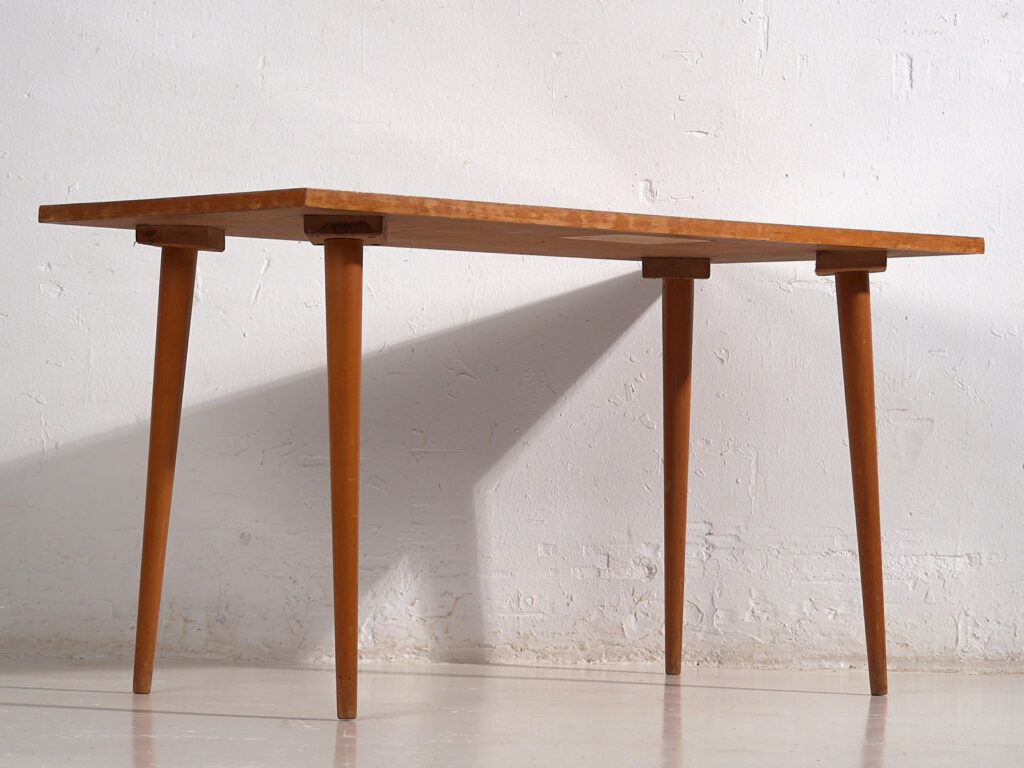 Mesa vintage de madera maciza (c.1960)