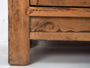 Aparador antiguo alto de madera de pino (c.1920)