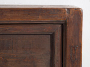 Aparador antiguo de dos puertas (c.1920)