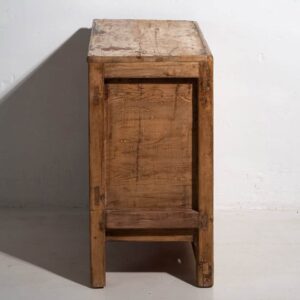 Aparador rojo antiguo de estilo oriental (c.1890)