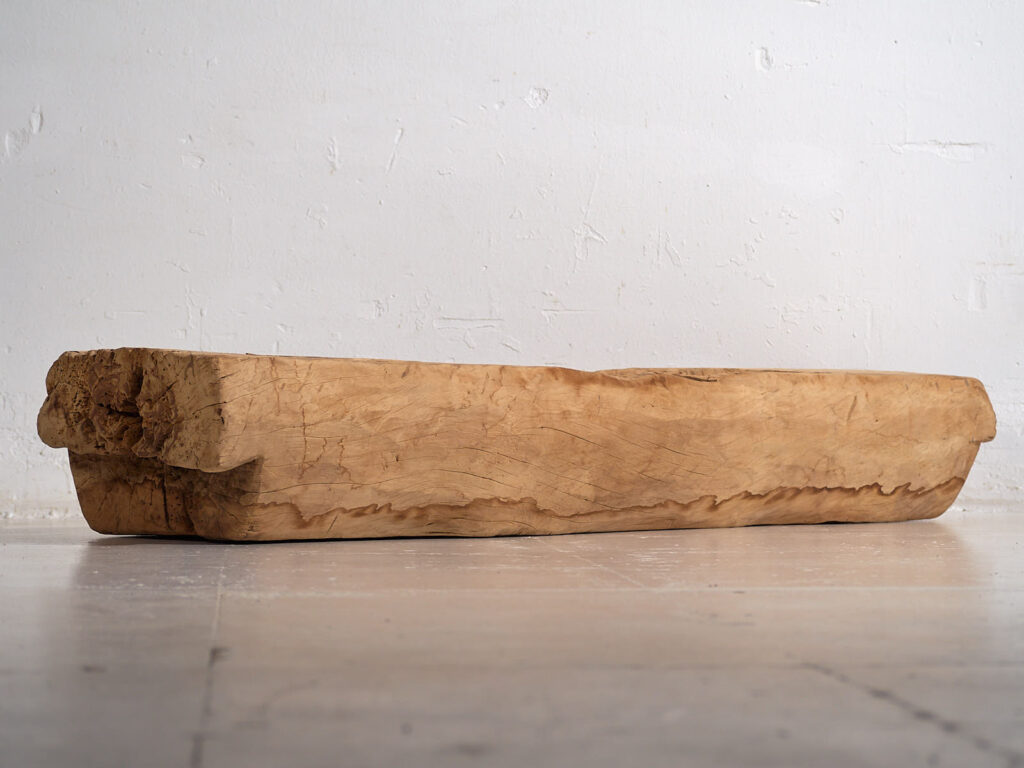 Bandeja grande antigua de estilo primitivo (c.1900) #1