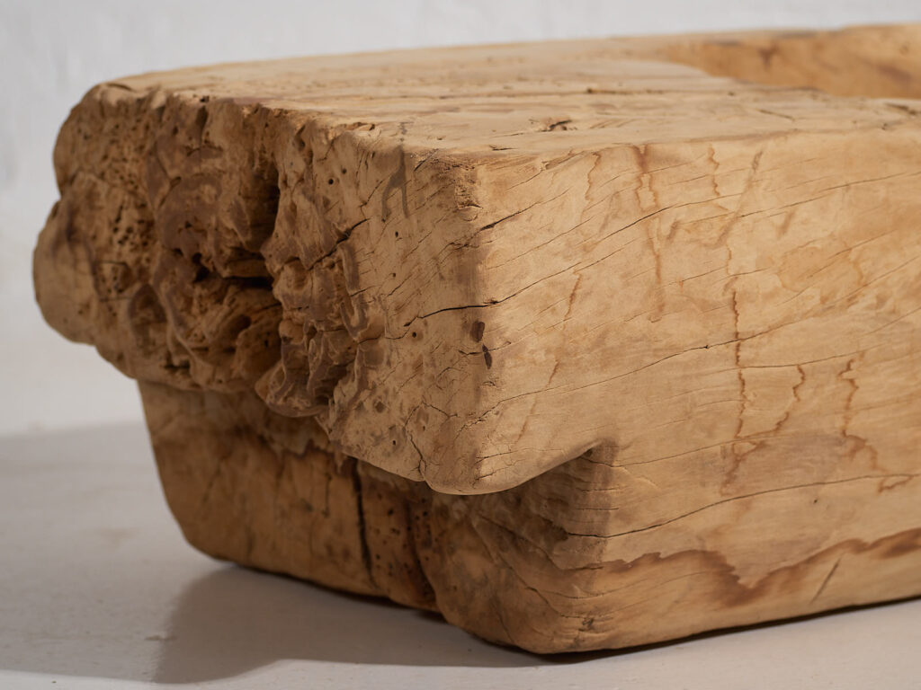 Bandeja grande antigua de estilo primitivo (c.1900) #1