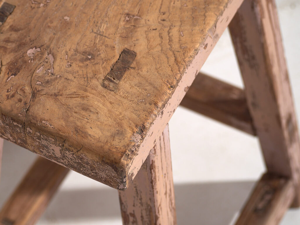 Tabouret ancien à patine rose (c.1900) #8