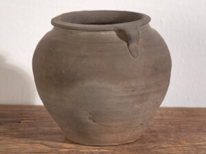 Petit vase ancien avec anses (c.1900) #5