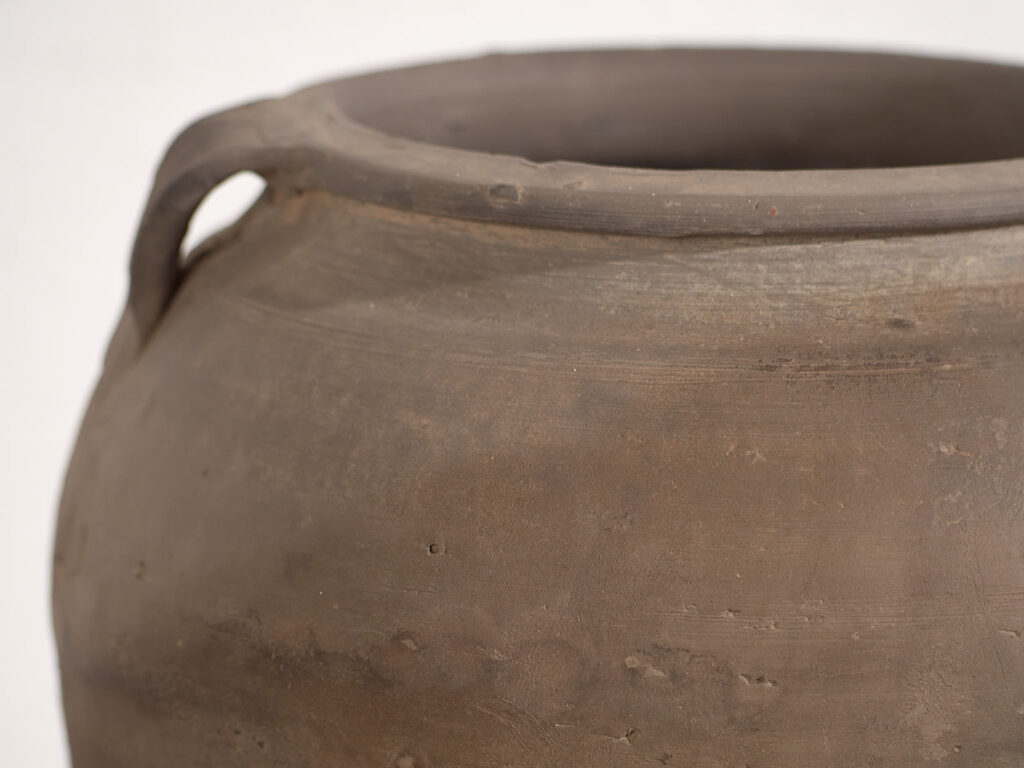 Petit vase ancien avec anses (c.1900) #5