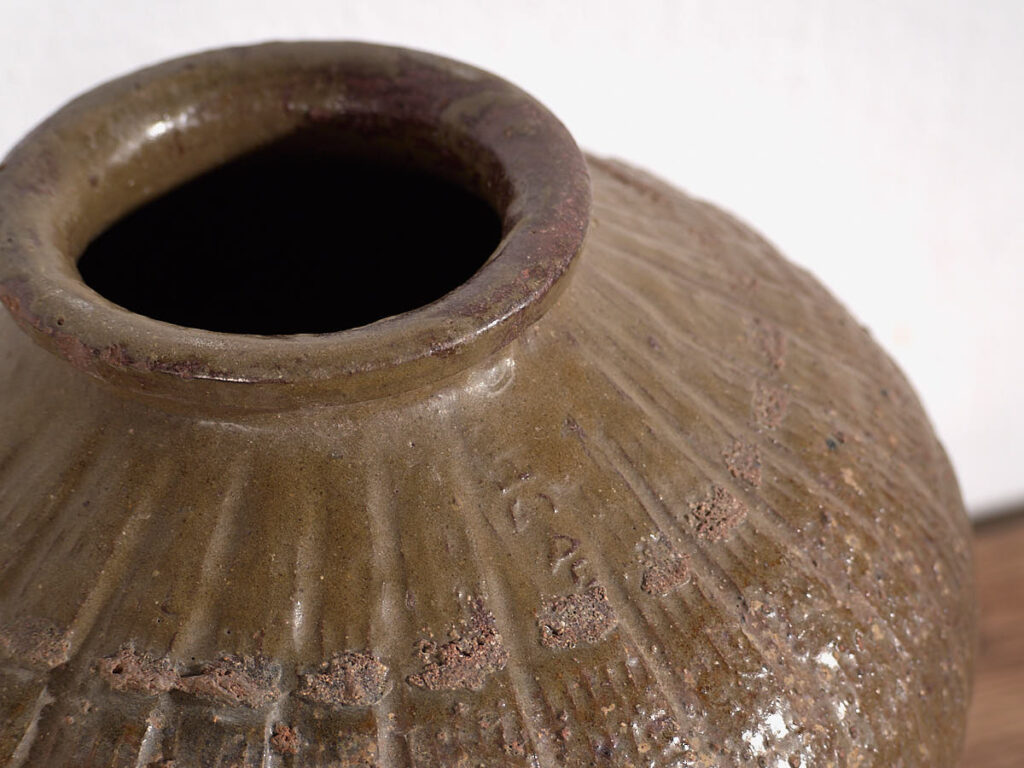 Petit vase ancien de style wabi-sabi (c.1900) #1